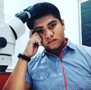 Retrato del Biól. Saúl Baños Martínez, integrante del Laboratorio de Entomología Aplicada.